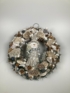Kép 1/4 - Egy elhagyott bojtos sapkán bazsalygó Hóember Henrik - téli tartós terméskopogtató