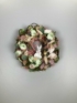 Kép 4/4 - Könyöklő fehér nyuszis - boglárkás, pasztell színvilágú kopogtató 