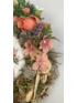 Kép 3/4 - Igéző pillantású, többévszakos, virágkoszorús cicás, Édes Otthon feliratú, síkalapos kopogtató