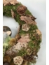 Kép 3/4 - Cédrusrózsás, natúr terméskopogtató tobozkucsmás, dértől csillogó ruhás, láblógató manó apó főszereplésével