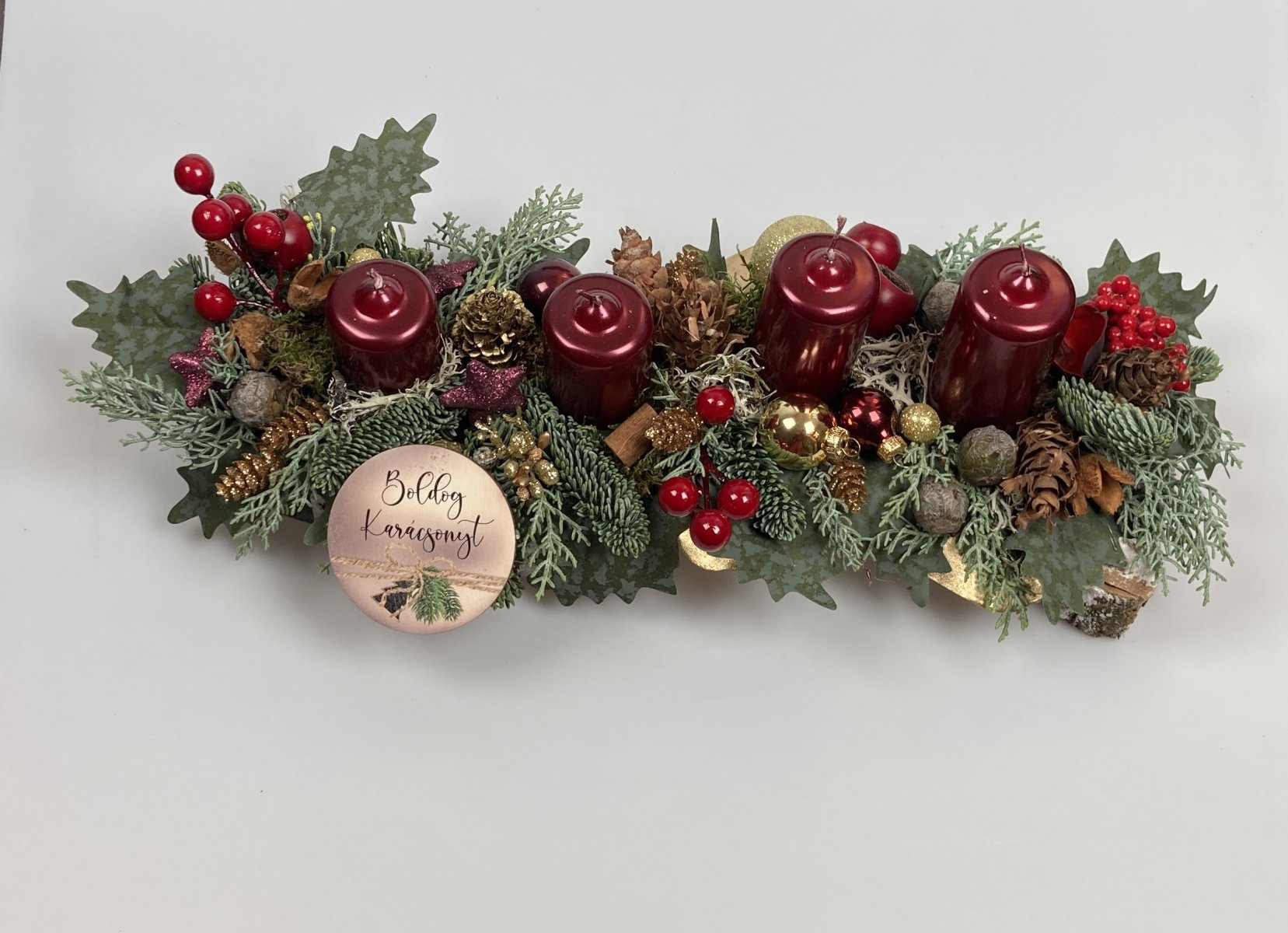 Metál bordó gyertyás, kétoldalas adventi asztaldísz különböző méretű gyertyákkal 